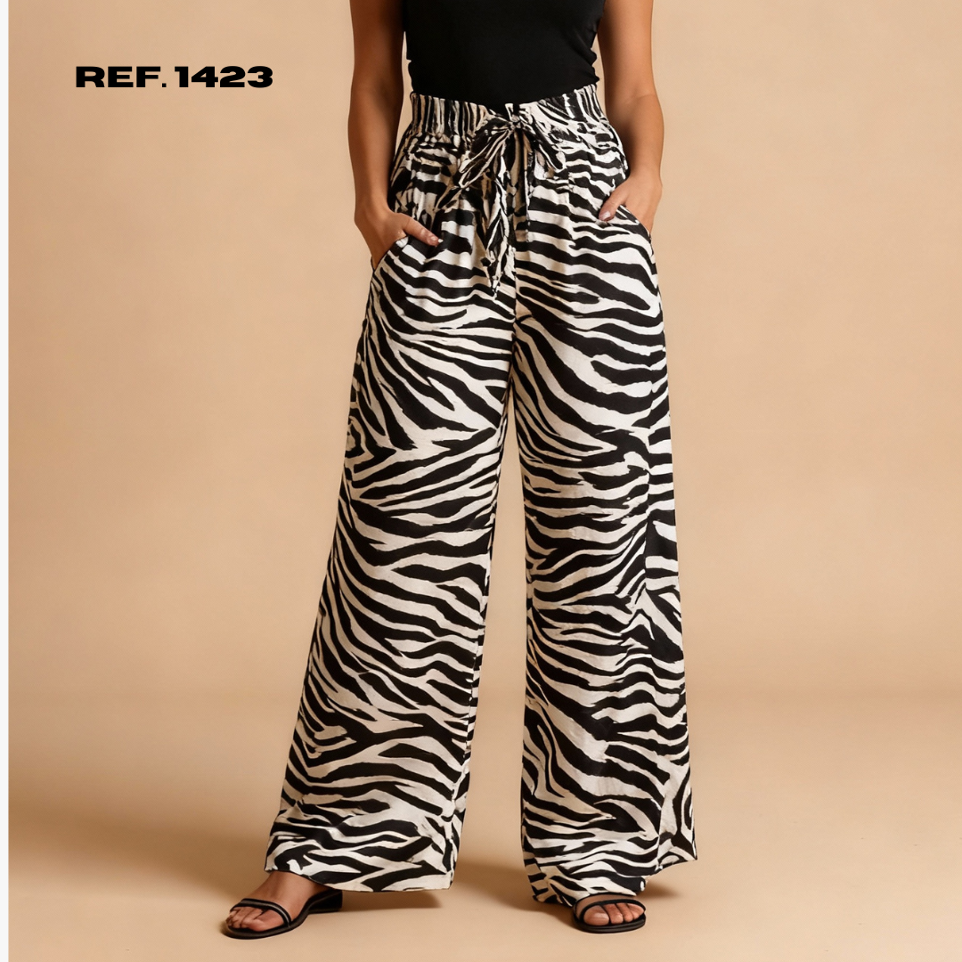 Ref 1423. Pantalón con cordones bota campana
